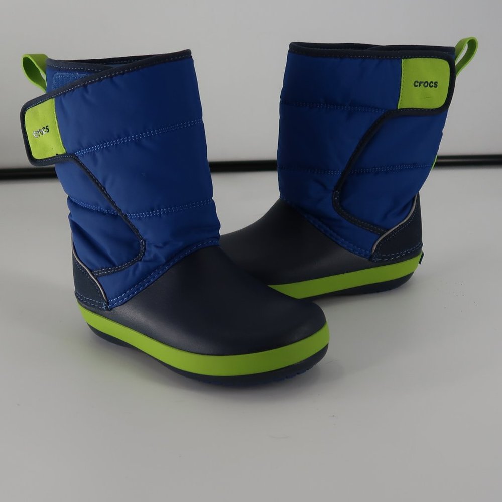Crocs Unisex-Child LodgePoint Snow Boot Navy Size J1